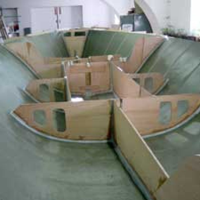 DYO race boat